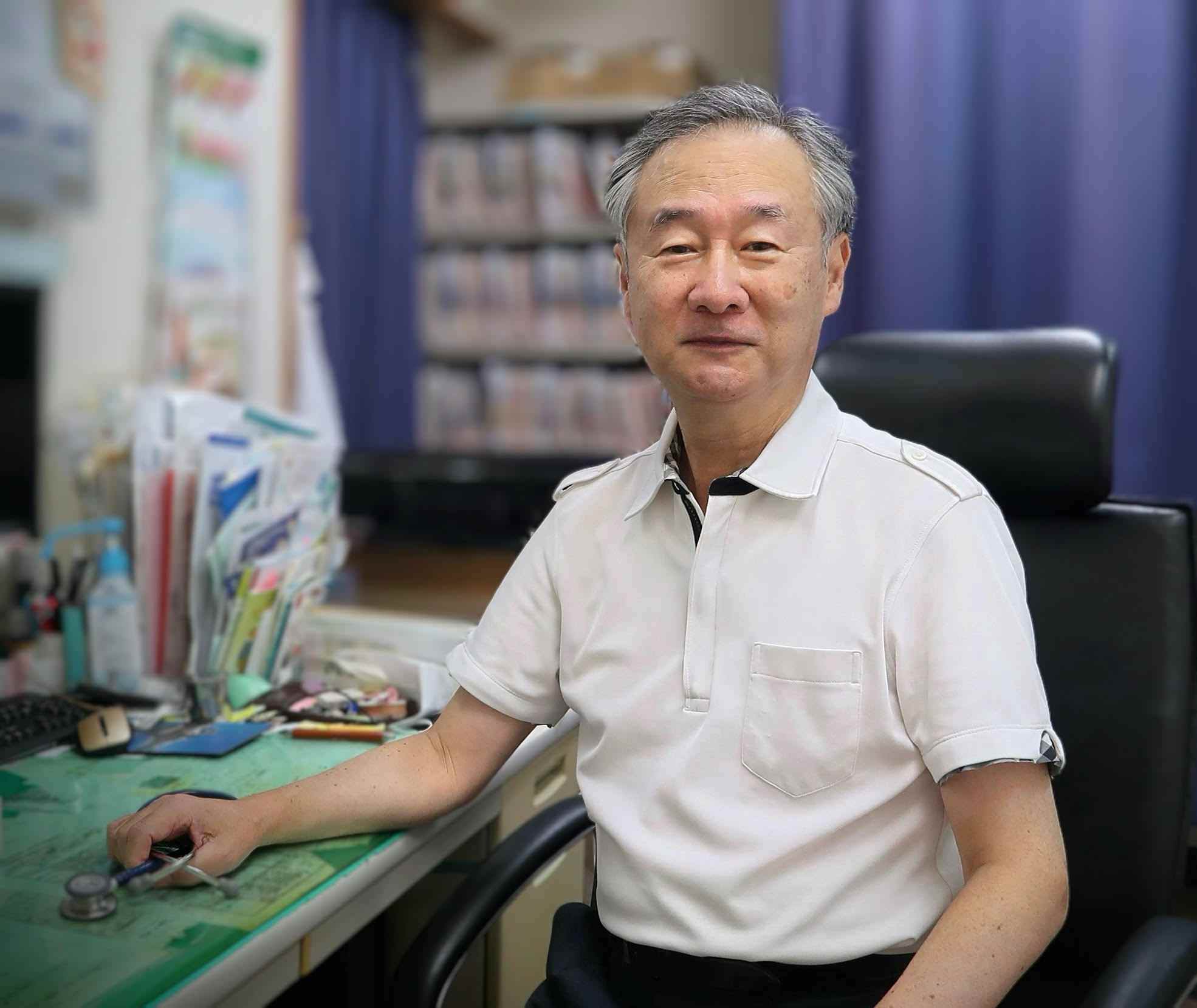 院長 安原 一彰